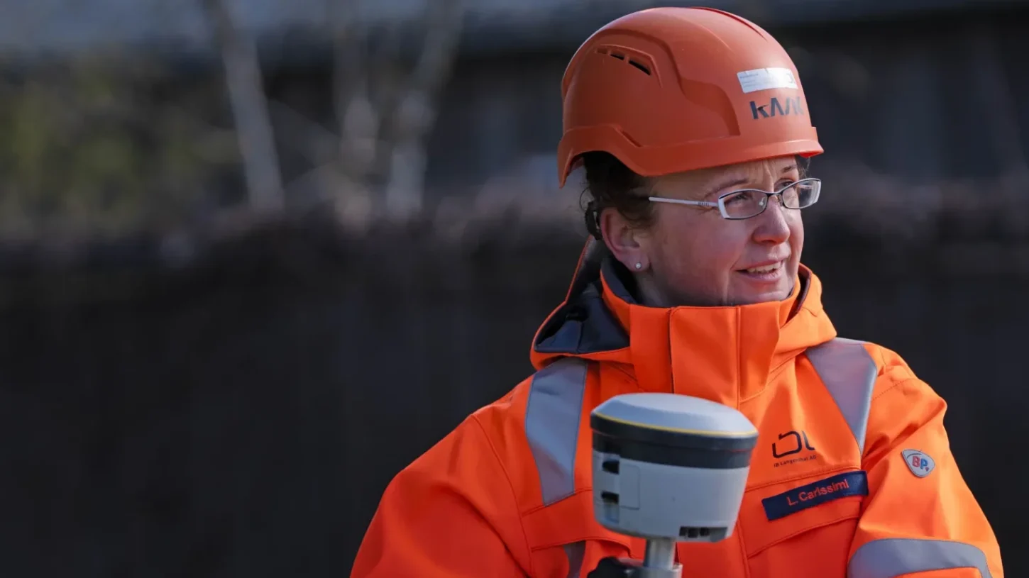 Luzia Carissimi, Projektleiterin Netzplanung bei der IBL, bei Arbeiten im Bereich Stromnetz in Langenthal.